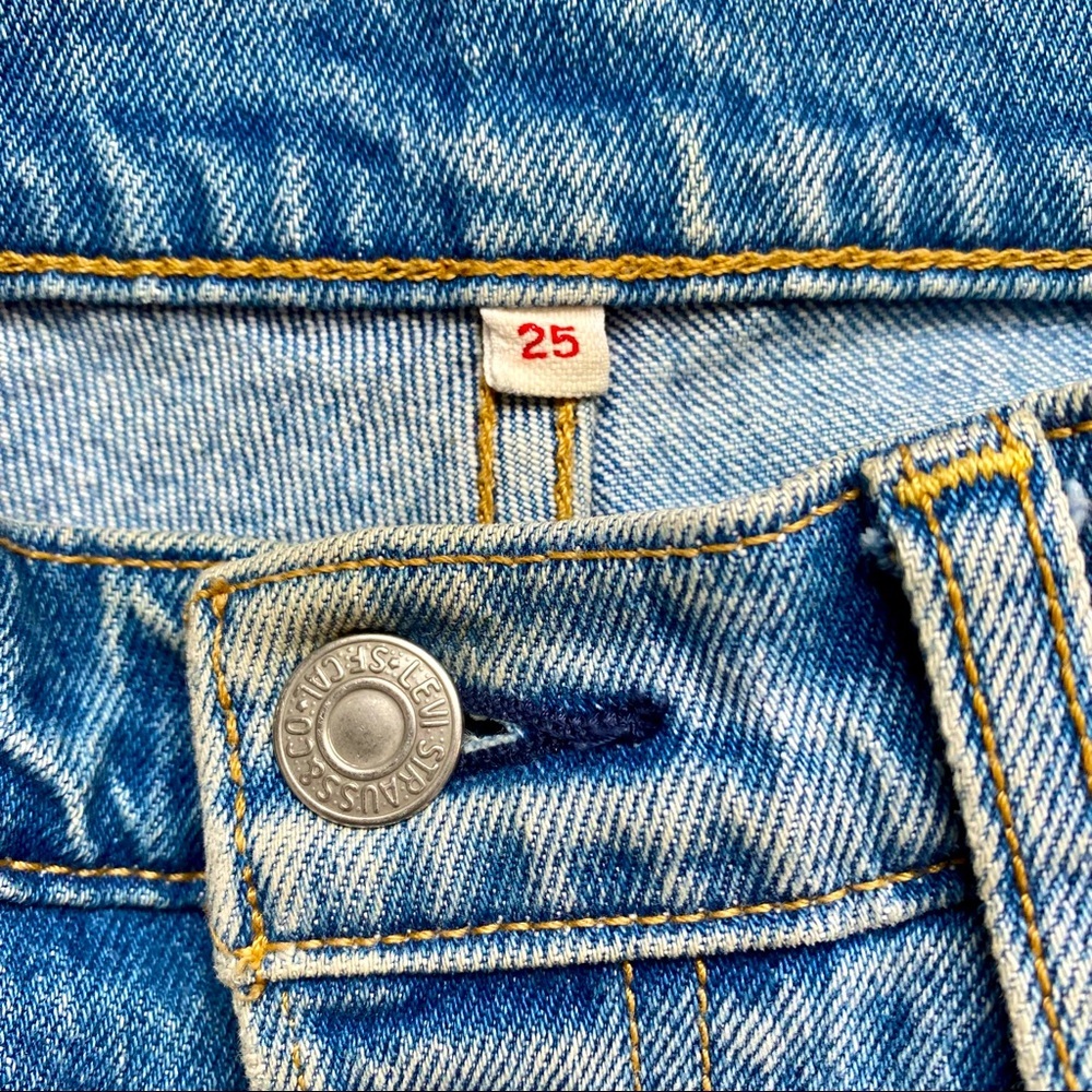 Levi’s Size 25 High Rise Distressed - Picture 2 of 11
